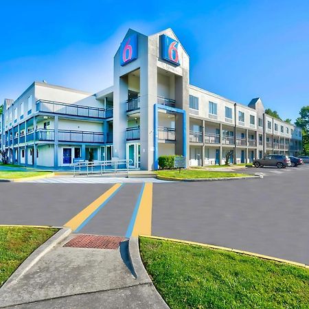 Motel 6 Virginia Beach Exterior photo