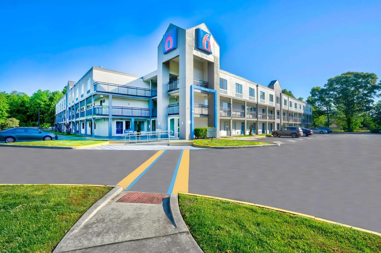 Motel 6 Virginia Beach Exterior photo