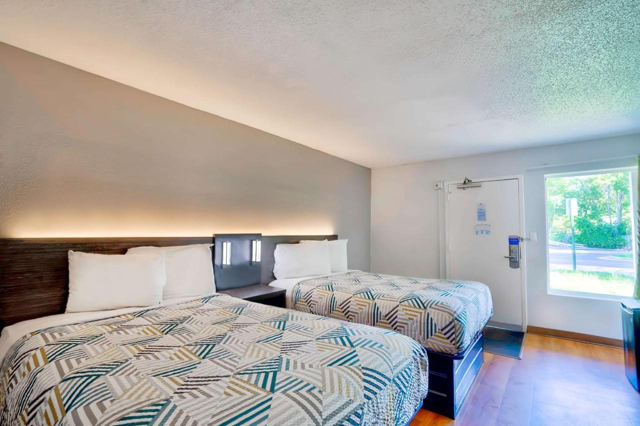 Motel 6 Virginia Beach Exterior photo