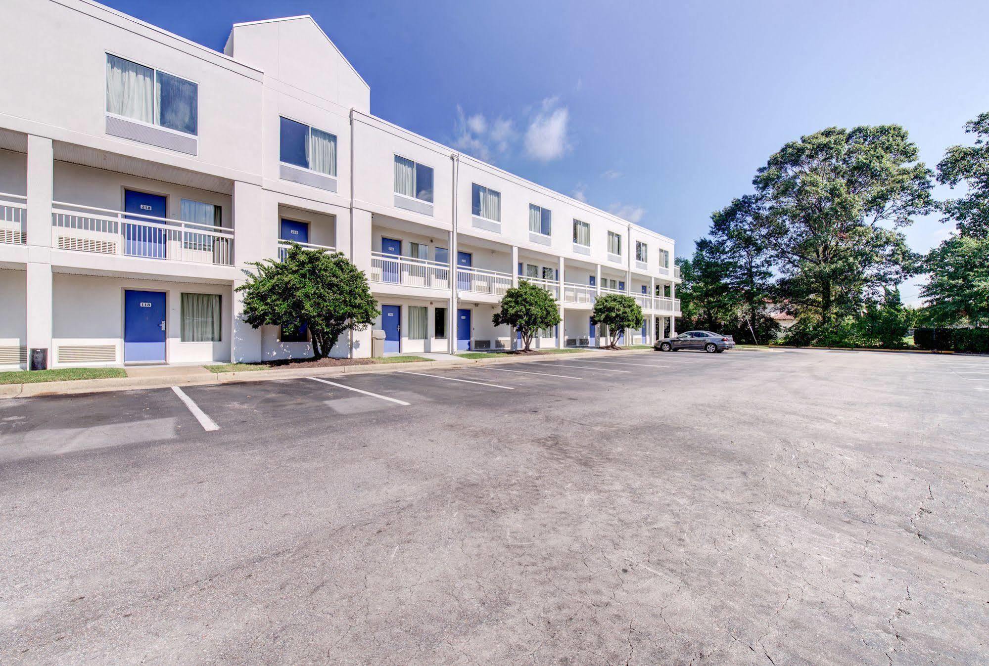 Motel 6 Virginia Beach Exterior photo