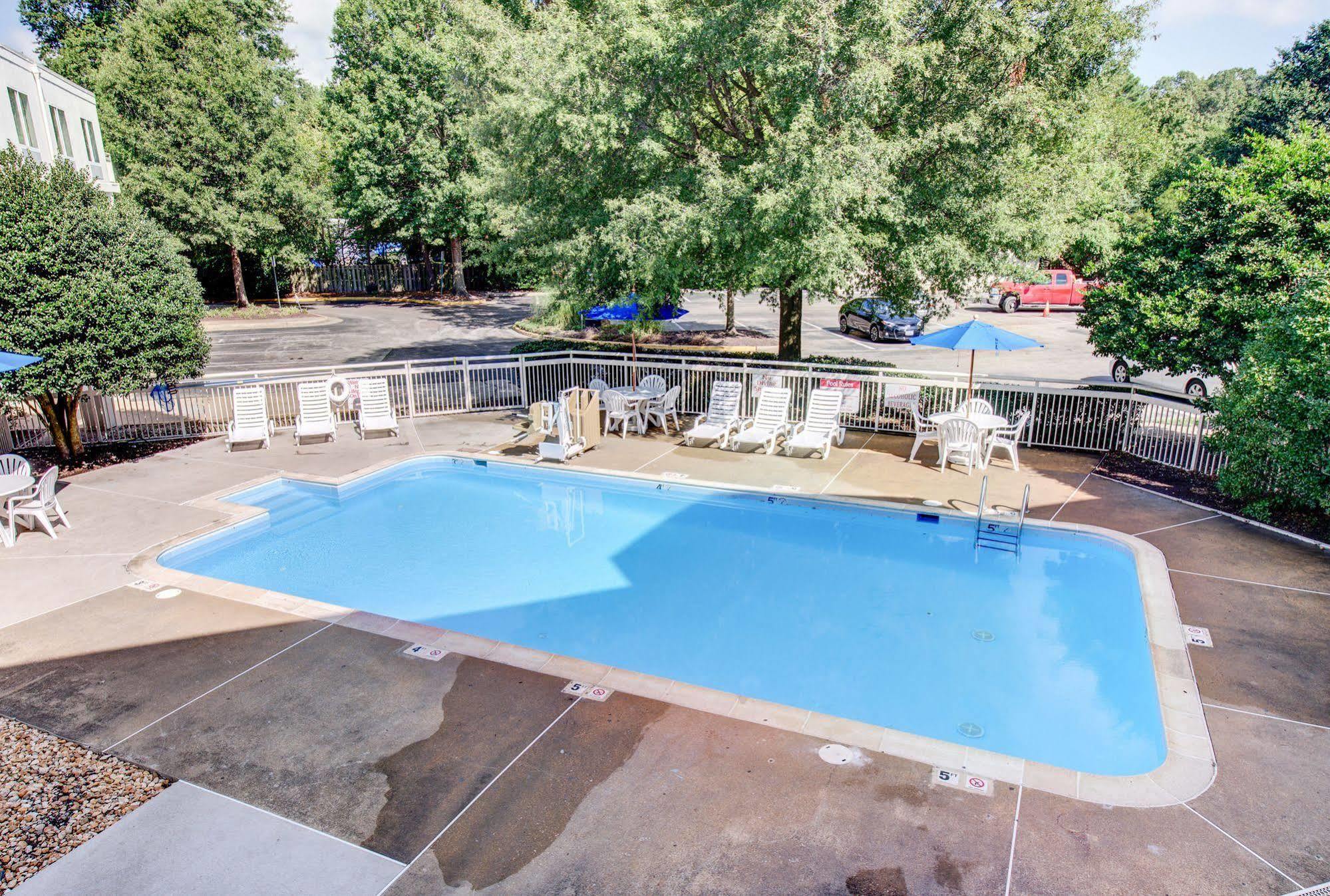 Motel 6 Virginia Beach Exterior photo