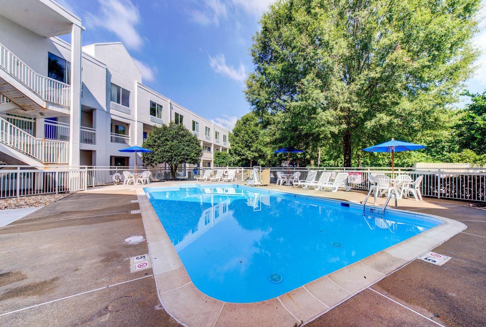 Motel 6 Virginia Beach Exterior photo