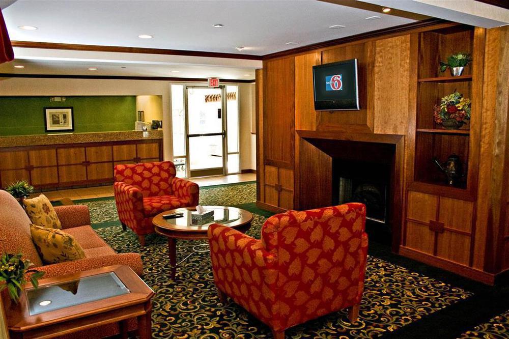 Motel 6 Virginia Beach Interior photo